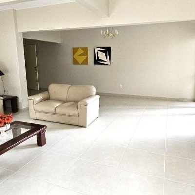 Apartamentos com 80m², 2 quartos, 1 garagem, no bairro Centro em Florianópolis