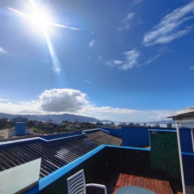 Apartamentos com 54m², 1 quarto, no bairro Capoeiras em Florianópolis