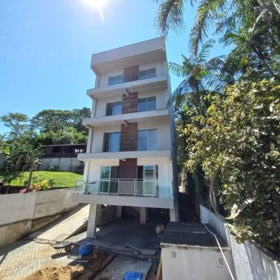 Apartamentos com 79m², 2 quartos, 1 suíte, 1 garagem, no bairro Ponta De Baixo em São José