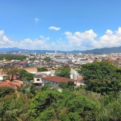 Apartamentos com 79m², 2 quartos, 1 suíte, 1 garagem, no bairro Ponta De Baixo em São José