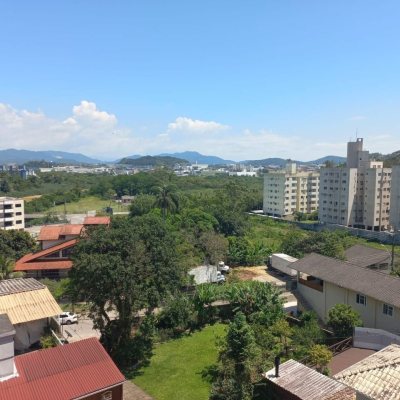 Apartamentos com 79m², 2 quartos, 1 suíte, 1 garagem, no bairro Ponta De Baixo em São José