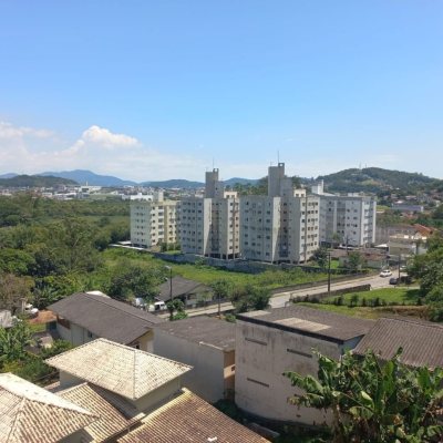 Apartamentos com 79m², 2 quartos, 1 suíte, 1 garagem, no bairro Ponta De Baixo em São José