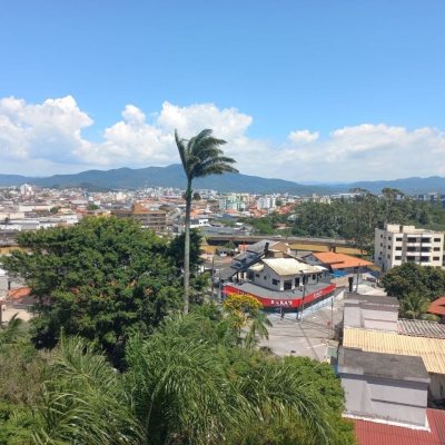 Apartamentos com 79m², 2 quartos, 1 suíte, 1 garagem, no bairro Ponta De Baixo em São José