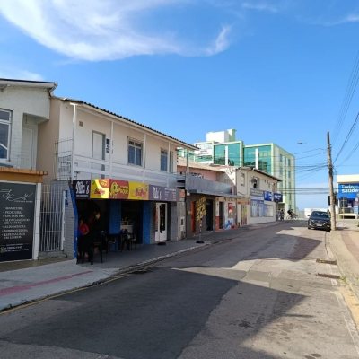 Predio com 230m², no bairro Barreiros em São José
