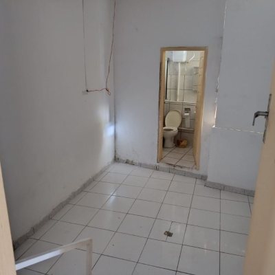 Predio com 230m², no bairro Barreiros em São José