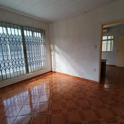 Predio com 230m², no bairro Barreiros em São José