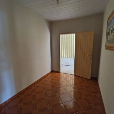 Predio com 230m², no bairro Barreiros em São José