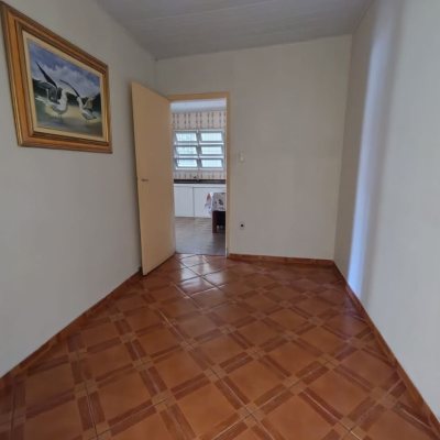 Predio com 230m², no bairro Barreiros em São José