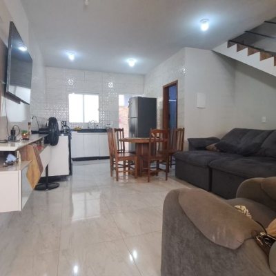 Casa Residencial com 180m², 3 quartos, 1 suíte, 2 garagens, no bairro Ingleses em Florianópolis