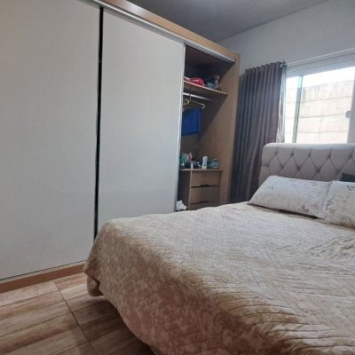 Casa Residencial com 180m², 3 quartos, 1 suíte, 2 garagens, no bairro Ingleses em Florianópolis