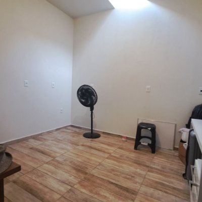 Casa Residencial com 180m², 3 quartos, 1 suíte, 2 garagens, no bairro Ingleses em Florianópolis