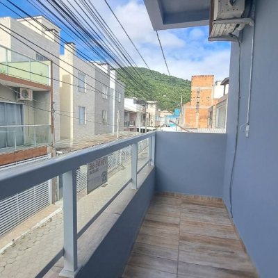 Casa Residencial com 180m², 3 quartos, 1 suíte, 2 garagens, no bairro Ingleses em Florianópolis