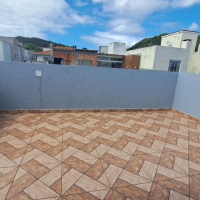 Casa Residencial com 180m², 3 quartos, 1 suíte, 2 garagens, no bairro Ingleses em Florianópolis
