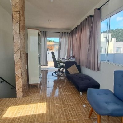 Casa Residencial com 180m², 3 quartos, 1 suíte, 2 garagens, no bairro Ingleses em Florianópolis