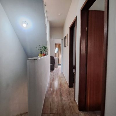 Casa Residencial com 180m², 3 quartos, 1 suíte, 2 garagens, no bairro Ingleses em Florianópolis