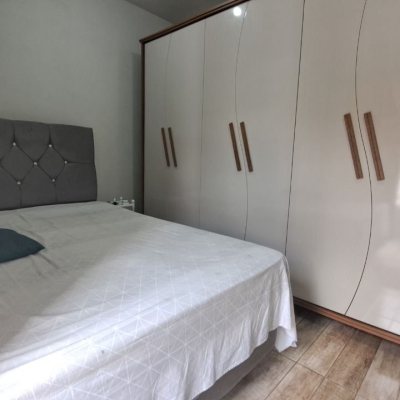 Casa Residencial com 180m², 3 quartos, 1 suíte, 2 garagens, no bairro Ingleses em Florianópolis