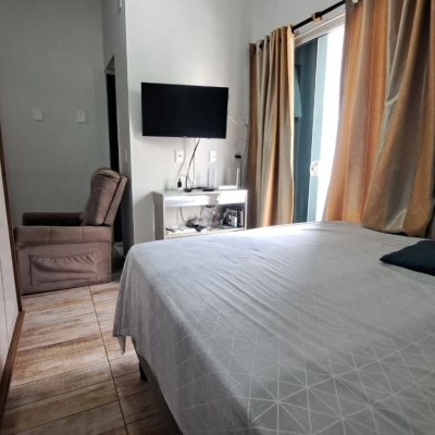 Casa Residencial com 180m², 3 quartos, 1 suíte, 2 garagens, no bairro Ingleses em Florianópolis