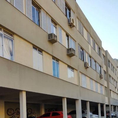 Apartamentos com 64m², 3 quartos, 1 garagem, no bairro Centro em Florianópolis