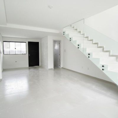 Sobrado Residencial com 86m², 2 quartos, 2 suítes, 1 garagem, no bairro Potecas em São José