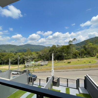 Sobrado Residencial com 86m², 2 quartos, 2 suítes, 1 garagem, no bairro Potecas em São José