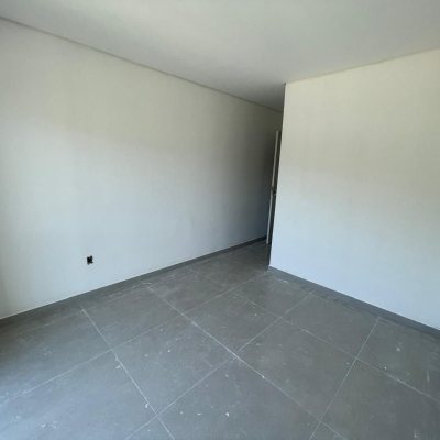 Sobrado Residencial com 86m², 2 quartos, 2 suítes, 1 garagem, no bairro Potecas em São José