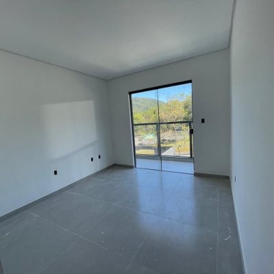 Sobrado Residencial com 86m², 2 quartos, 2 suítes, 1 garagem, no bairro Potecas em São José