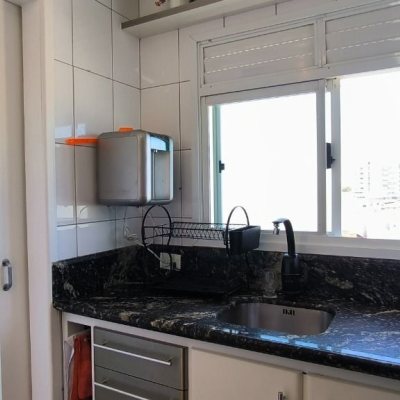 Cobertura com 161m², 3 quartos, 2 suítes, 2 garagens, no bairro Balneário em Florianópolis