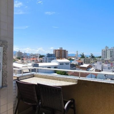 Cobertura com 161m², 3 quartos, 2 suítes, 2 garagens, no bairro Balneário em Florianópolis