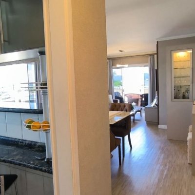 Cobertura com 161m², 3 quartos, 2 suítes, 2 garagens, no bairro Balneário em Florianópolis