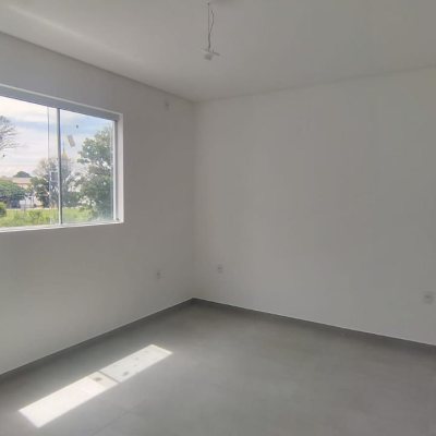 Sobrado Residencial com 90m², 2 quartos (sendo 2 suítes), 1 garagem, no bairro Ingleses do Rio Vermelho em Florianópolis