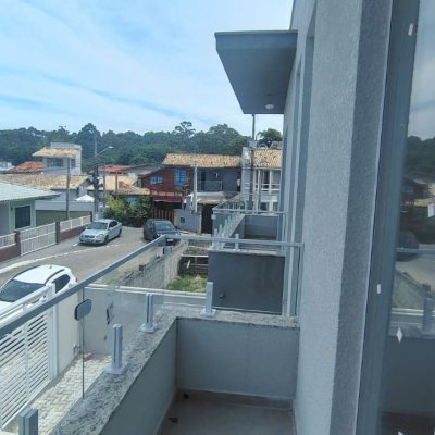 Sobrado Residencial com 90m², 2 quartos (sendo 2 suítes), 1 garagem, no bairro Ingleses do Rio Vermelho em Florianópolis