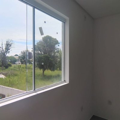 Sobrado Residencial com 90m², 2 quartos (sendo 2 suítes), 1 garagem, no bairro Ingleses do Rio Vermelho em Florianópolis