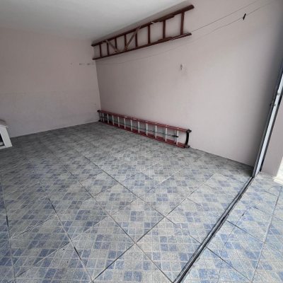 Casa Residencial com 166m², 3 quartos, 1 suíte, 2 garagens, no bairro Centro em Palhoça