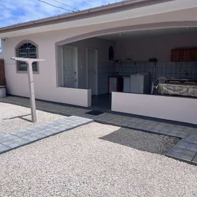 Casa Residencial com 166m², 3 quartos, 1 suíte, 2 garagens, no bairro Centro em Palhoça