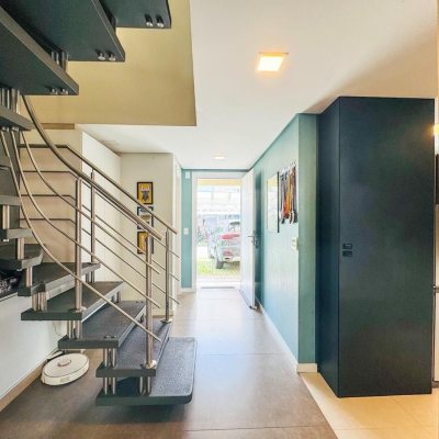 Casa em Condomínio com 96m², 3 quartos, 1 suíte, 1 garagem, no bairro Morro Das Pedras em Florianópolis