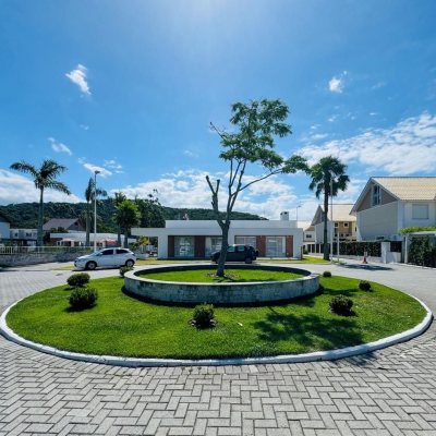 Casa em Condomínio com 96m², 3 quartos, 1 suíte, 1 garagem, no bairro Morro Das Pedras em Florianópolis