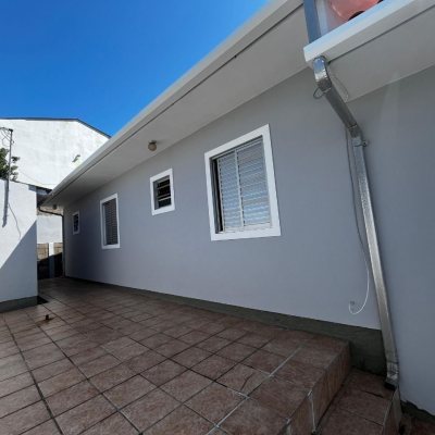 Casa Residencial com 238m², 3 quartos, 1 suíte, 4 garagens, no bairro Jardim Cidade De Florianópolis em São José