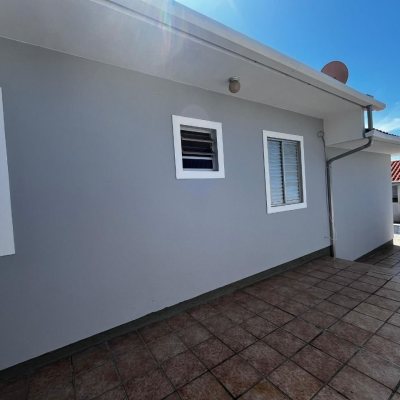 Casa Residencial com 238m², 3 quartos, 1 suíte, 4 garagens, no bairro Jardim Cidade De Florianópolis em São José