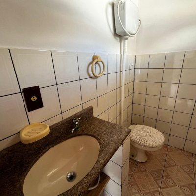 Casa Residencial com 238m², 3 quartos, 1 suíte, 4 garagens, no bairro Jardim Cidade De Florianópolis em São José