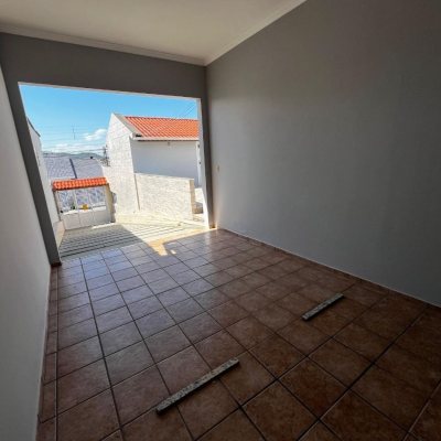 Casa Residencial com 238m², 3 quartos, 1 suíte, 4 garagens, no bairro Jardim Cidade De Florianópolis em São José