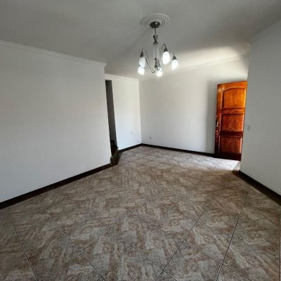 Casa Residencial com 238m², 3 quartos, 1 suíte, 4 garagens, no bairro Jardim Cidade De Florianópolis em São José