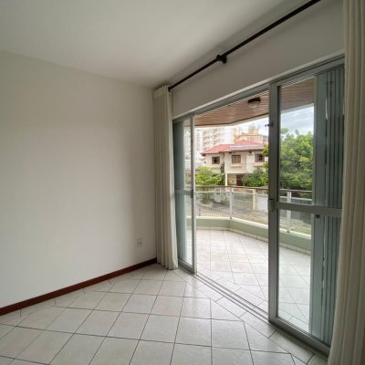 Apartamentos com 82m², 2 quartos, 1 suíte, 1 garagem, no bairro Pantanal em Florianópolis