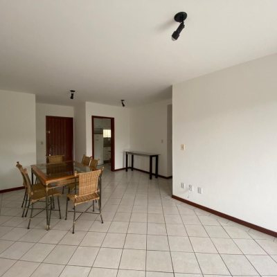 Apartamentos com 82m², 2 quartos, 1 suíte, 1 garagem, no bairro Pantanal em Florianópolis