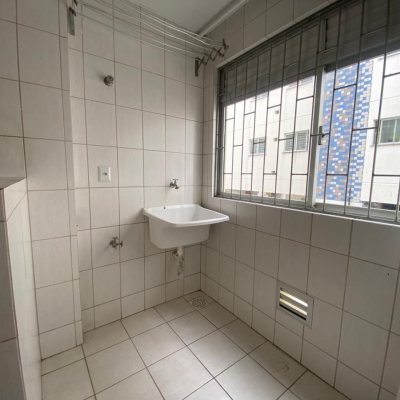 Apartamentos com 82m², 2 quartos, 1 suíte, 1 garagem, no bairro Pantanal em Florianópolis