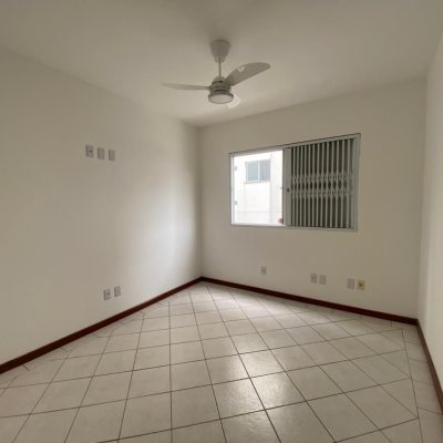 Apartamentos com 82m², 2 quartos, 1 suíte, 1 garagem, no bairro Pantanal em Florianópolis
