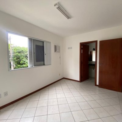 Apartamentos com 82m², 2 quartos, 1 suíte, 1 garagem, no bairro Pantanal em Florianópolis