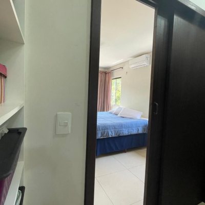 Casa em Condomínio com 225m², 5 quartos, 3 garagens, no bairro Campeche em Florianópolis