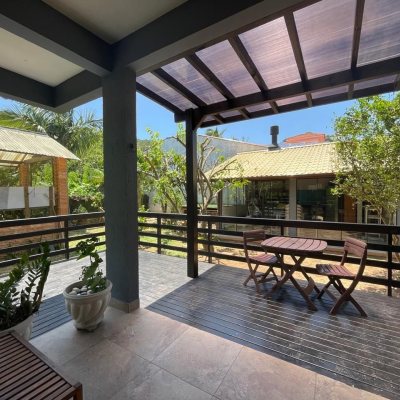 Casa em Condomínio com 225m², 5 quartos, 3 garagens, no bairro Campeche em Florianópolis