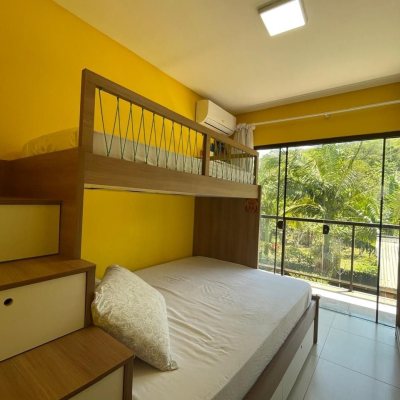 Casa em Condomínio com 225m², 5 quartos, 3 garagens, no bairro Campeche em Florianópolis