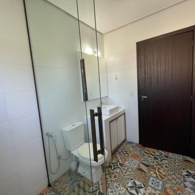 Casa em Condomínio com 225m², 5 quartos, 3 garagens, no bairro Campeche em Florianópolis